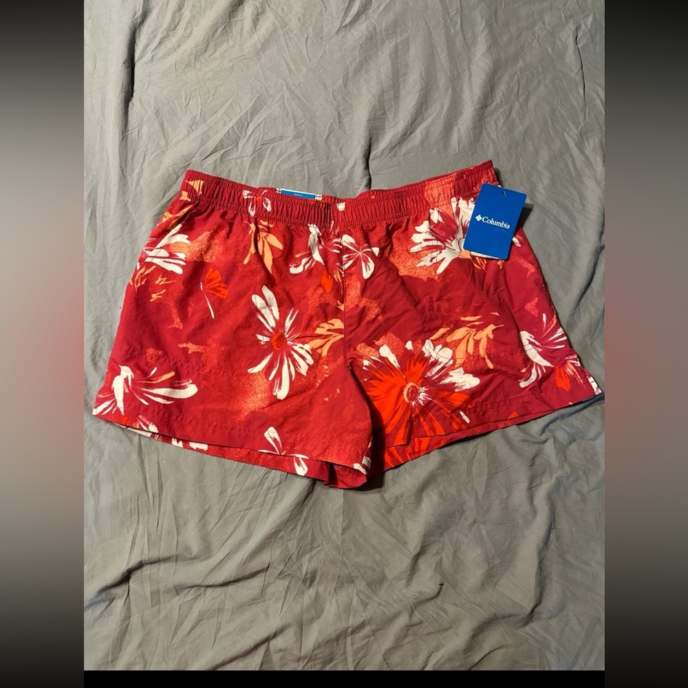 Women’s Columbia shorts NWT